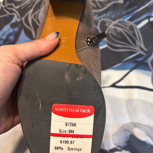 Aquatalia-never worn size 8 grey bootie - Picture 2 of 6